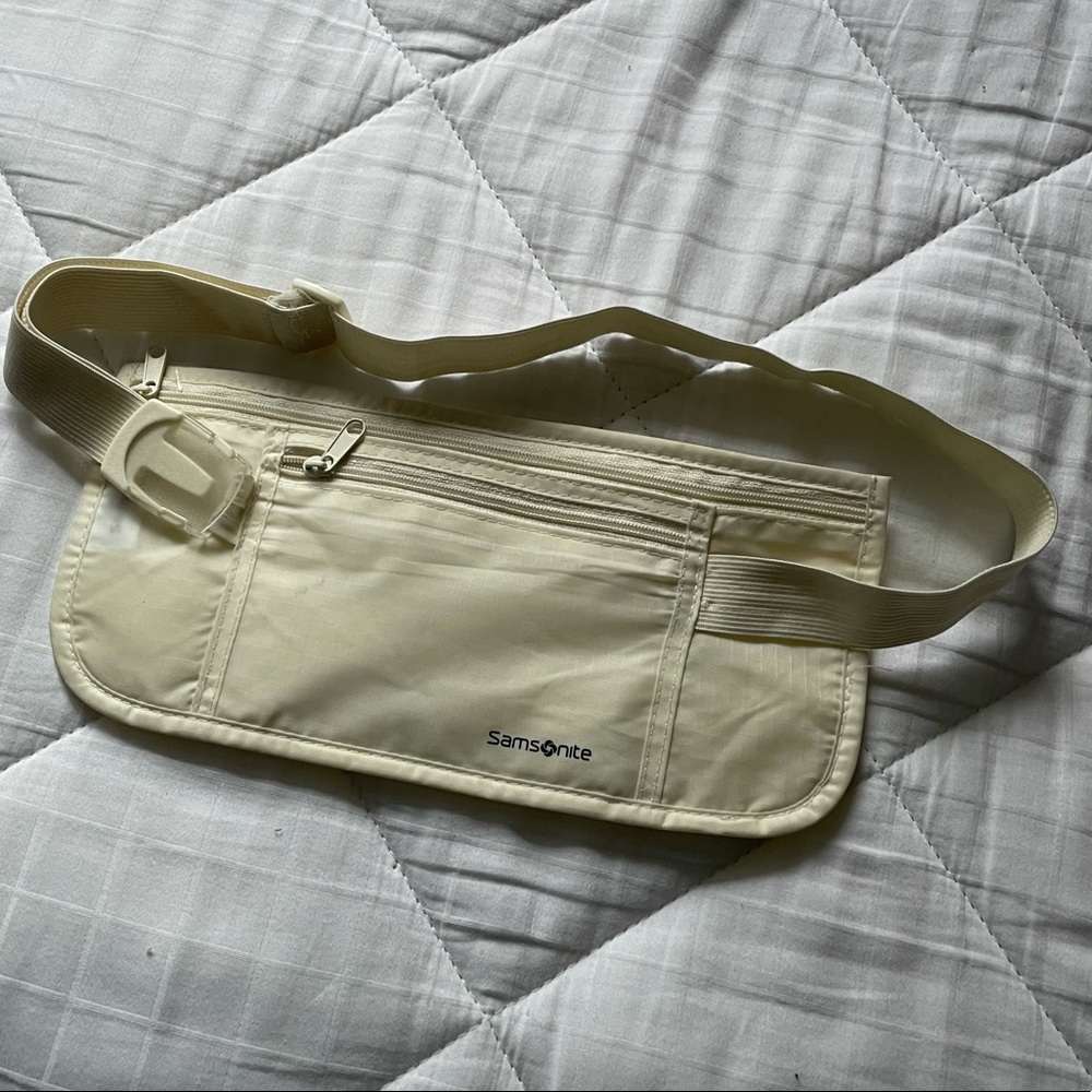 Samsonite Small Lightweight Ivory fanny pack